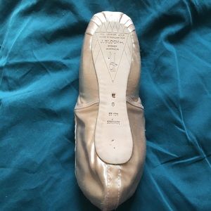 Bloch Serenade pointe shoes 6E unsewn & unworn